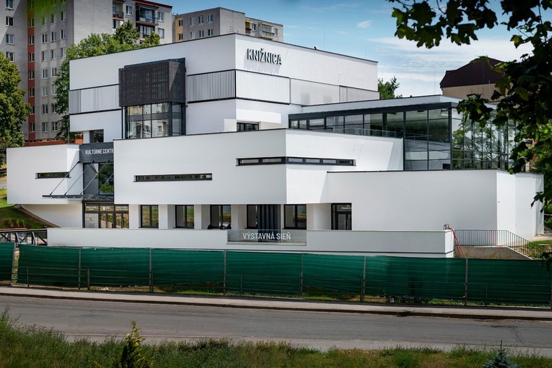 Hornozemplínska knižnica vo Vranove nad Topľou